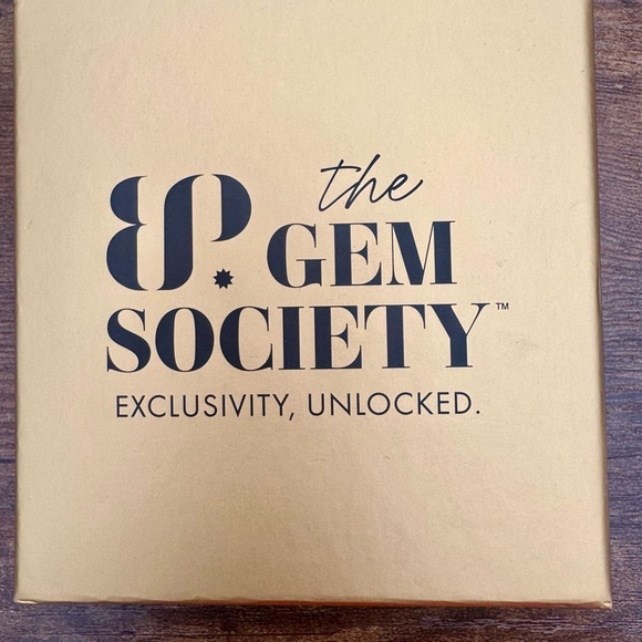 BP Gem Society Opaline Bloom Necklace - Grey Mother of Pearl - Picture 3 of 3